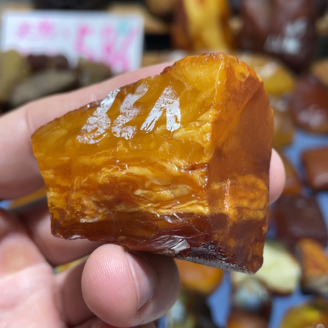 定制琥珀未镶嵌原石