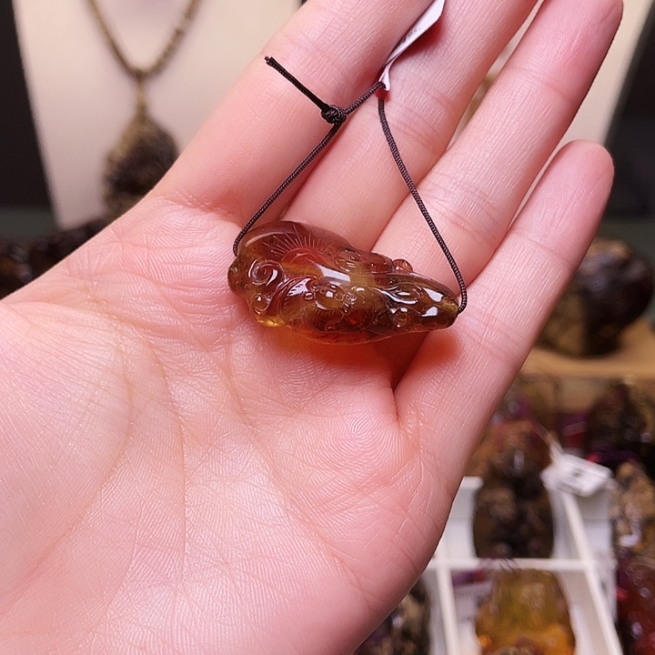 琥珀未镶嵌裸石抚顺琥珀蜜蜡福在眼前
