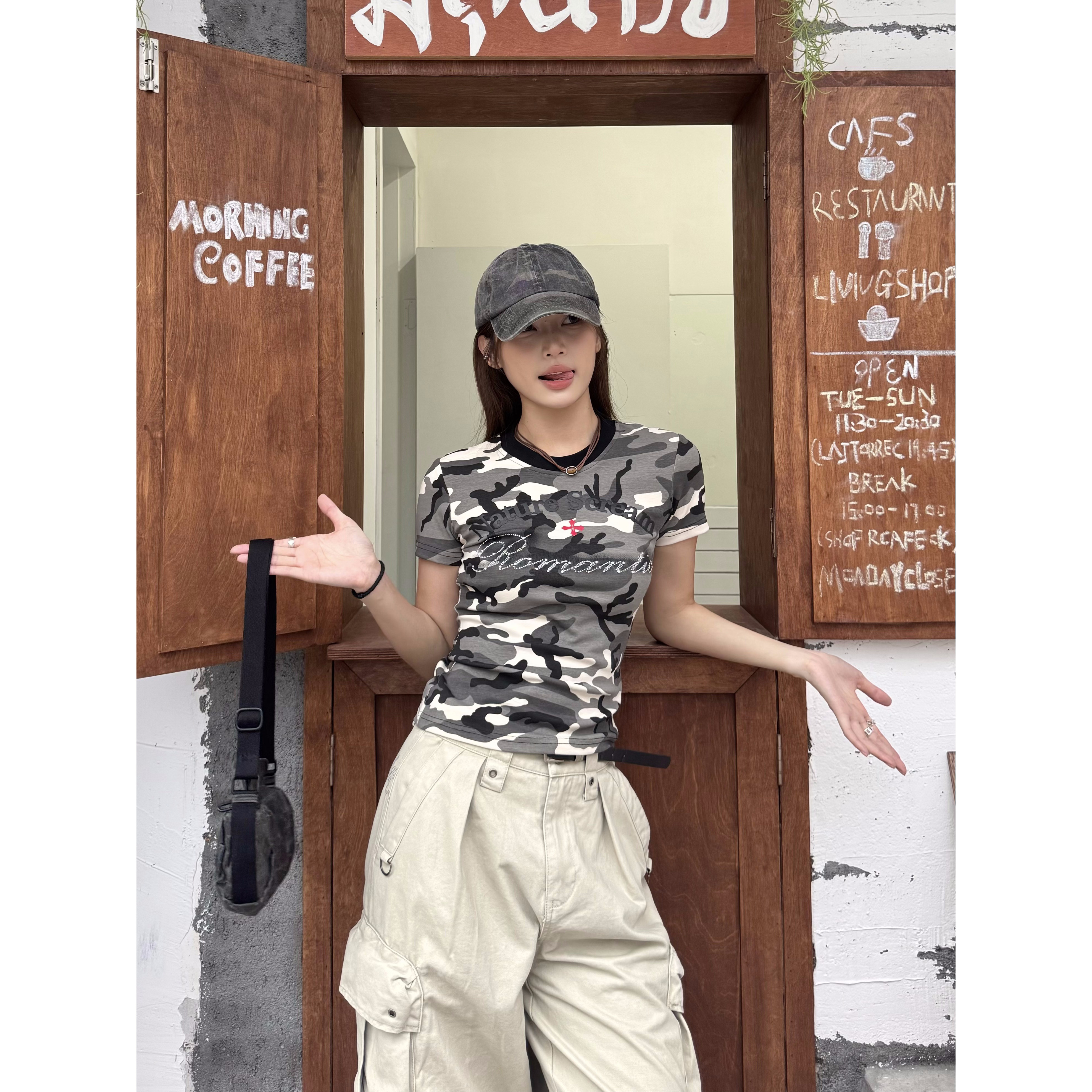 XFX国潮美式复古迷彩正肩修身烫钻短袖T恤女夏季休闲小众街头上衣