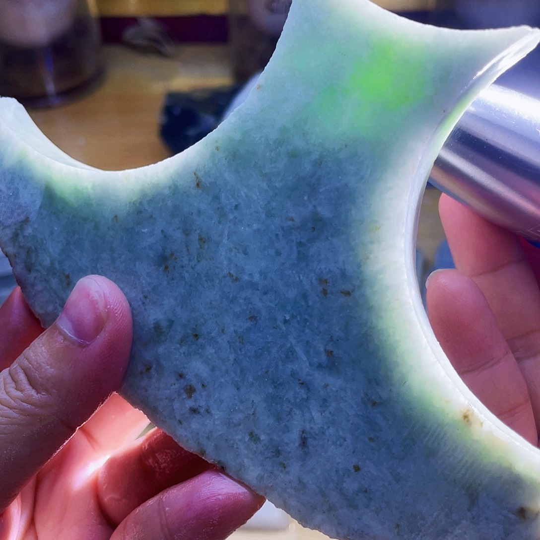 翡翠未镶嵌颈饰毛料14