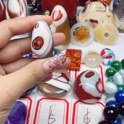 玛瑙/玉髓耳饰未镶嵌