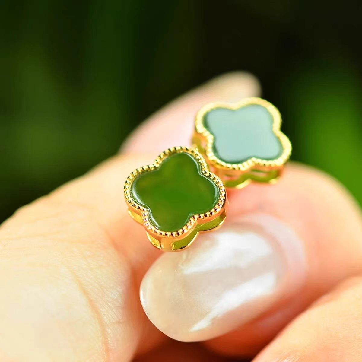 【2026爆款】和田玉碧玉四叶草耳钉S925银经典女款（约8mm）多样性发