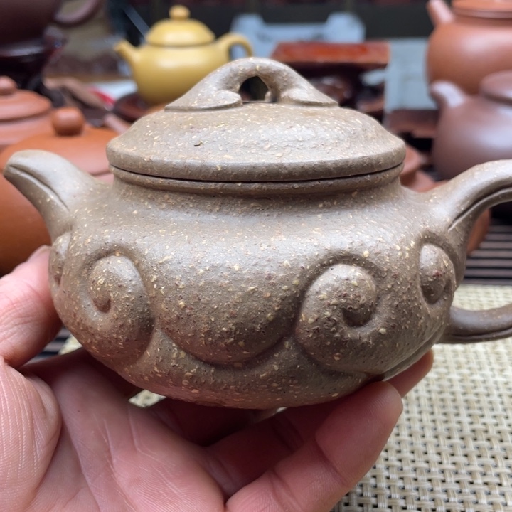 紫砂茶壶所****的大方古如意粗沙壶