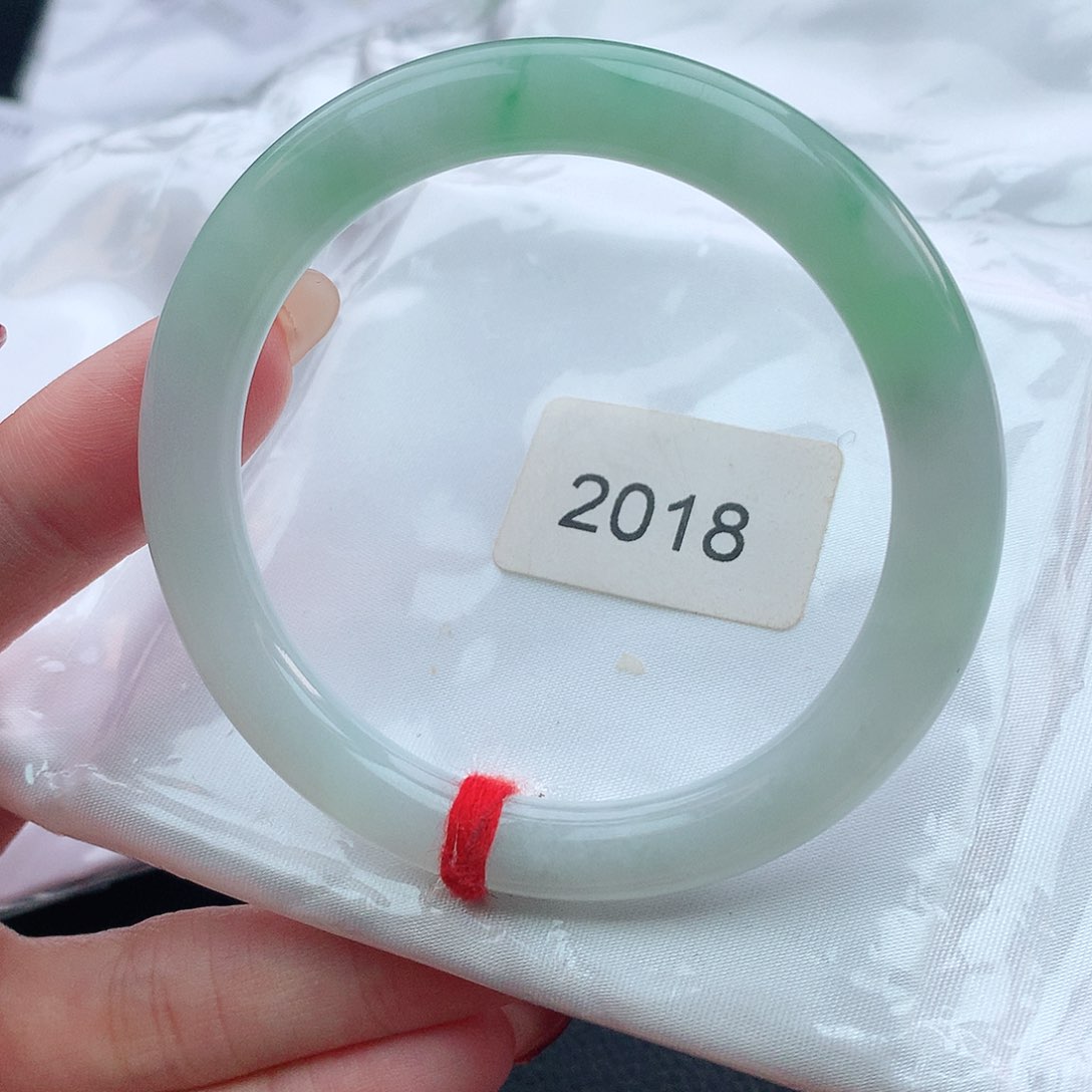 翡翠手镯未镶嵌53圆条882018