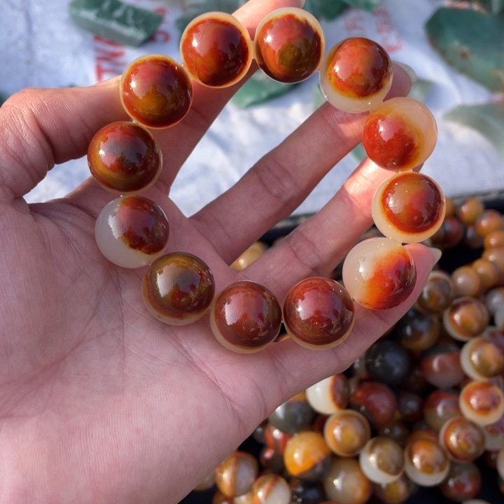 石英质玉（黄龙玉）颈饰未镶嵌