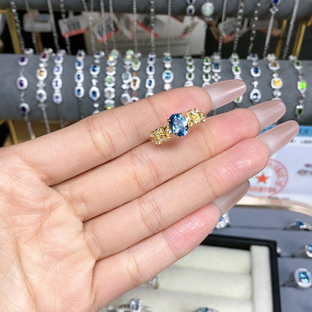 脚****戒指托帕石银S925镶嵌