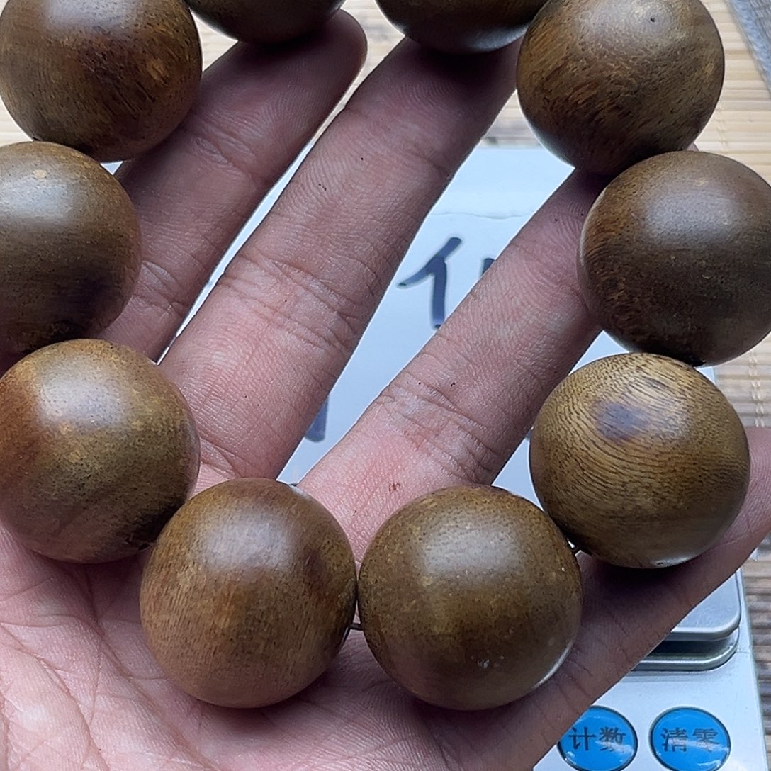 沉香沉香碎屑莺歌绿