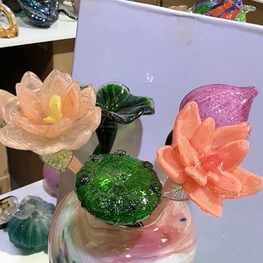 琉璃花瓶高45厘米宽9厘米