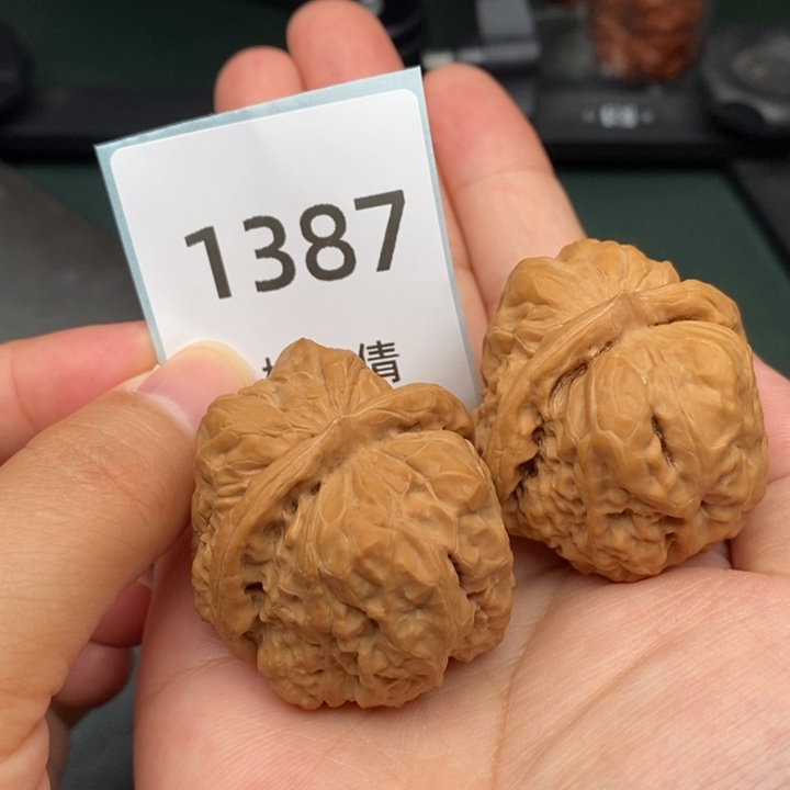 文玩核桃吊坠1387号哇38.41.32