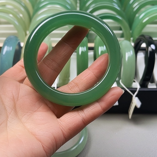 东陵石颈饰未镶嵌茜**