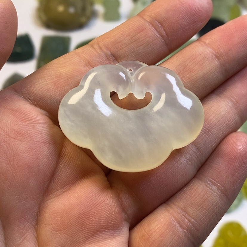 【闪购商品】蛇纹石玉颈饰未镶嵌