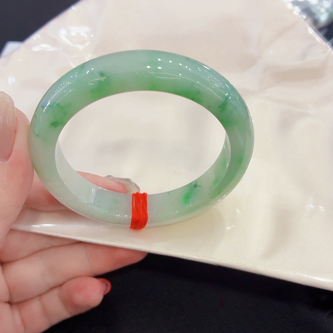 翡翠未镶嵌手镯翡翠52-53圈口（强推）