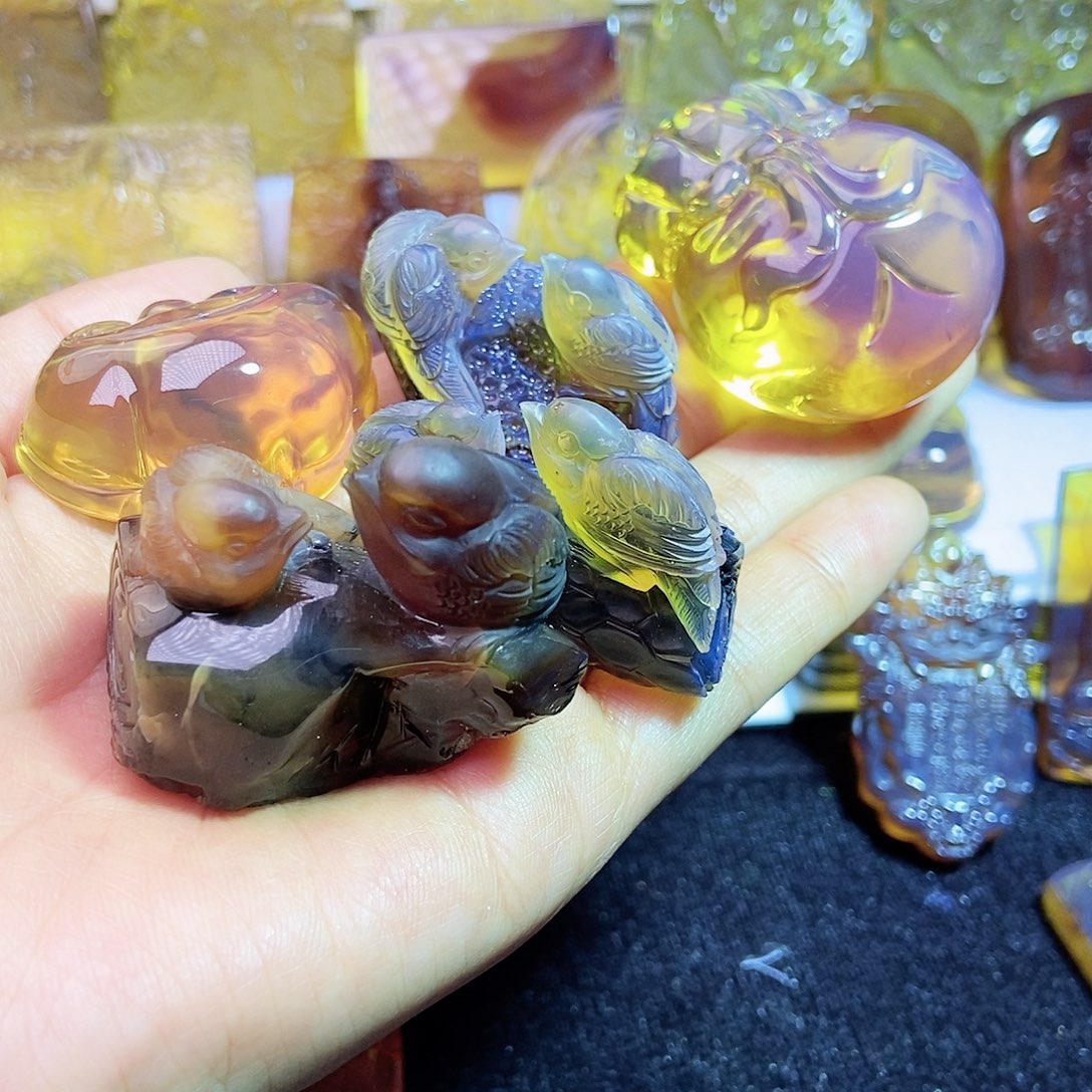 琥珀颈饰未镶嵌螺***辣如意