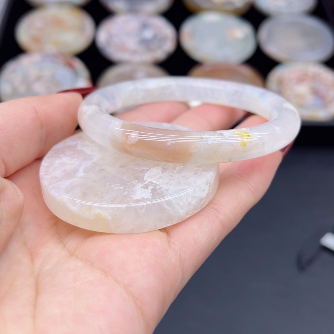 玛瑙/玉髓手镯未镶嵌5354