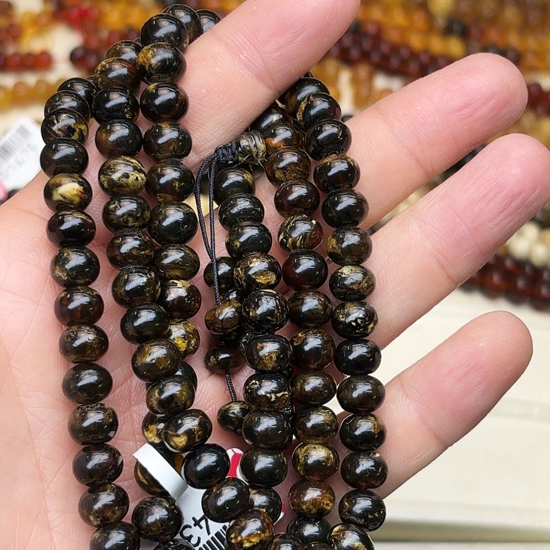 山***糕琥珀未镶嵌裸石八91437