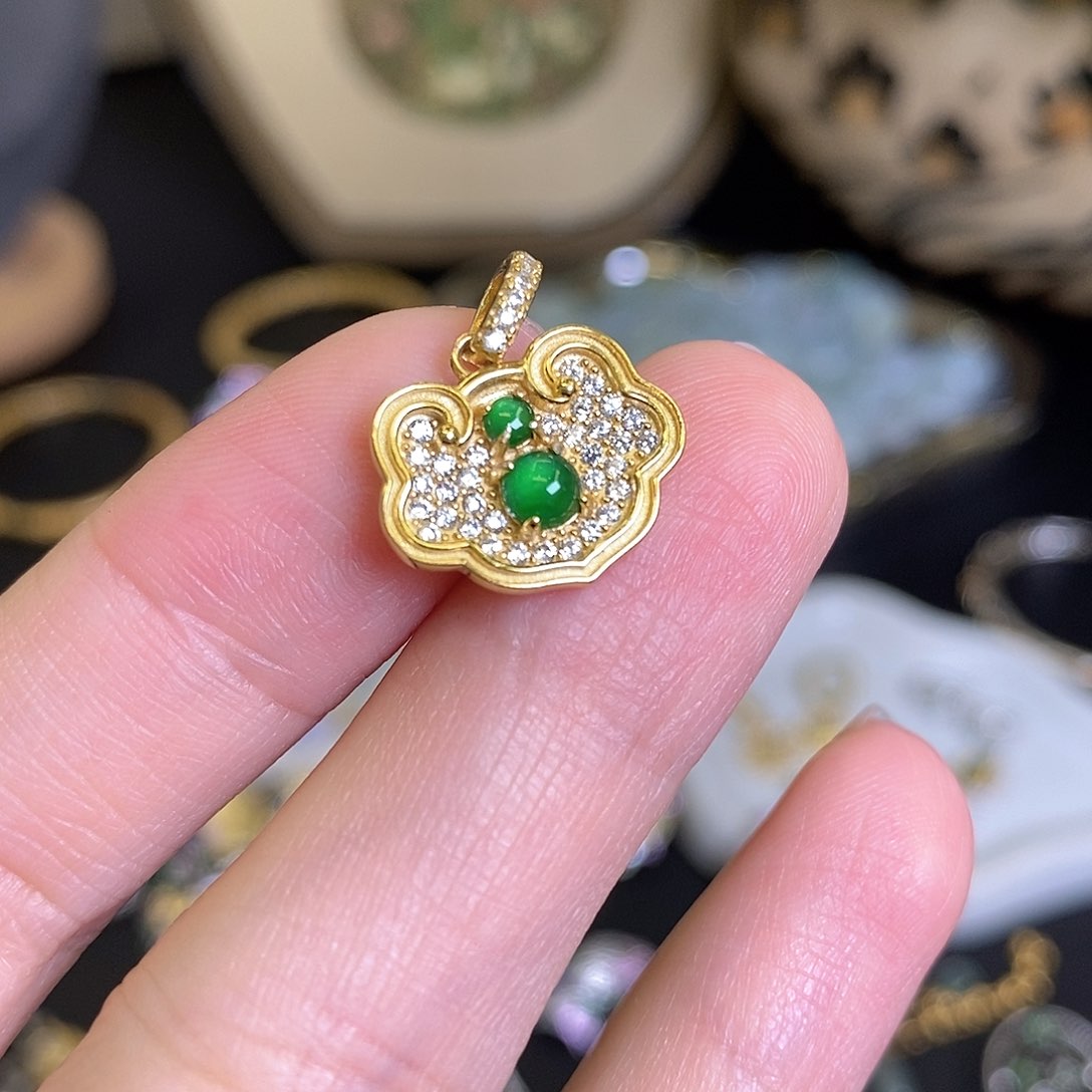 翡翠银S925镶嵌颈饰翡翠