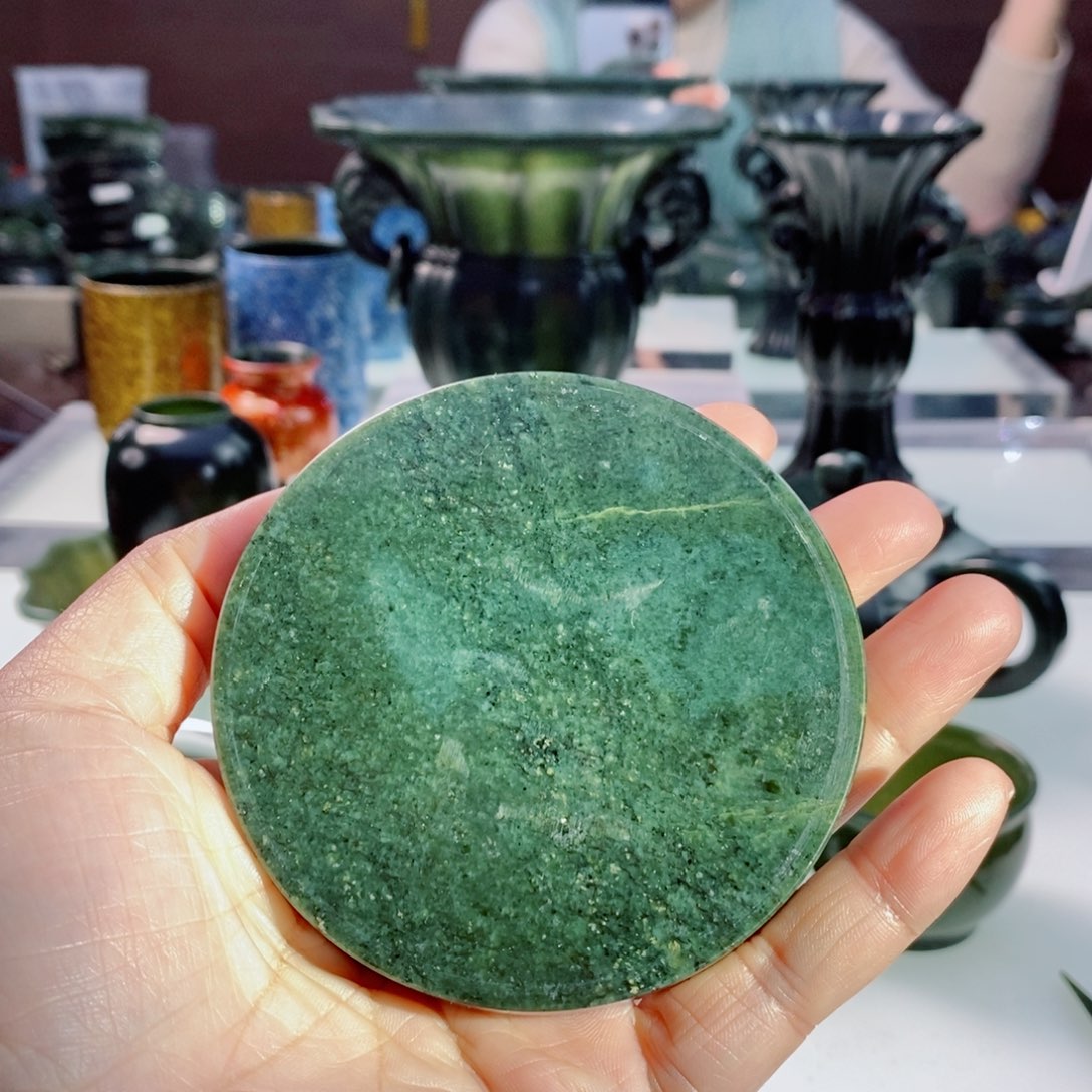 和田玉（青玉）摆件未镶嵌微瑕