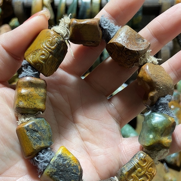 岫岩河磨玉（透闪石质玉）未镶嵌挂件自***的