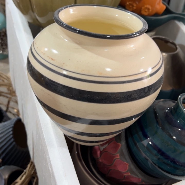 陶瓷花瓶摆件外贸出口（微瑕）高20口11公分划痕