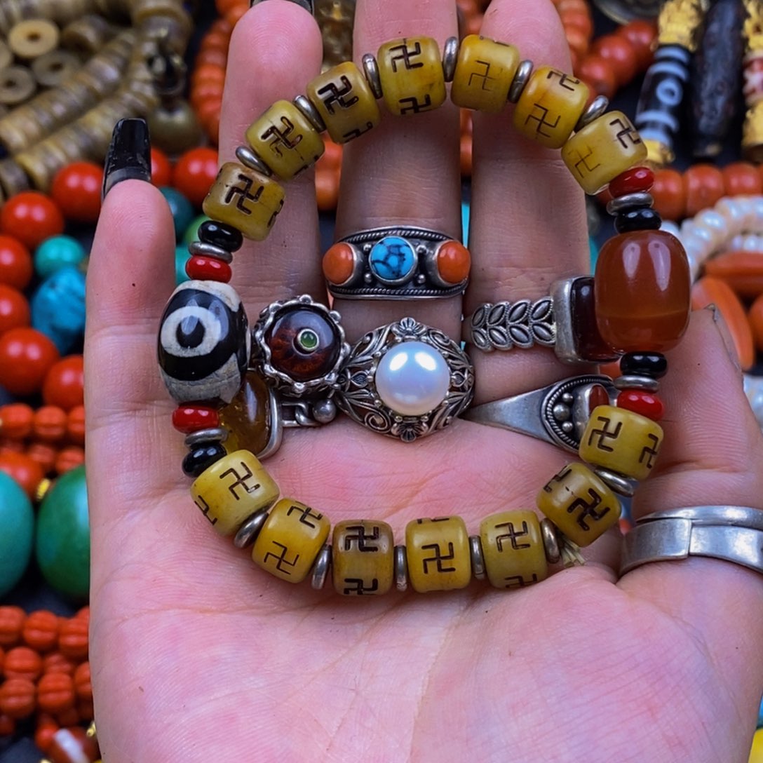 常***哥泥塑擦擦的吊坠也