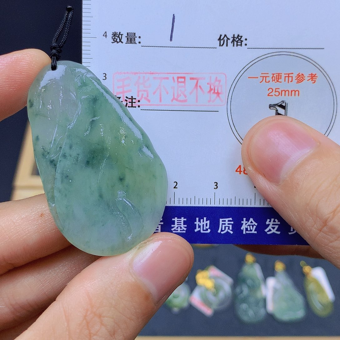 翡翠未镶嵌颈饰翡翠