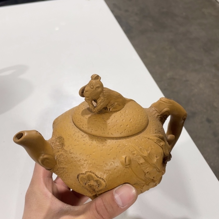 紫砂茶壶老厂紫砂壶一件。