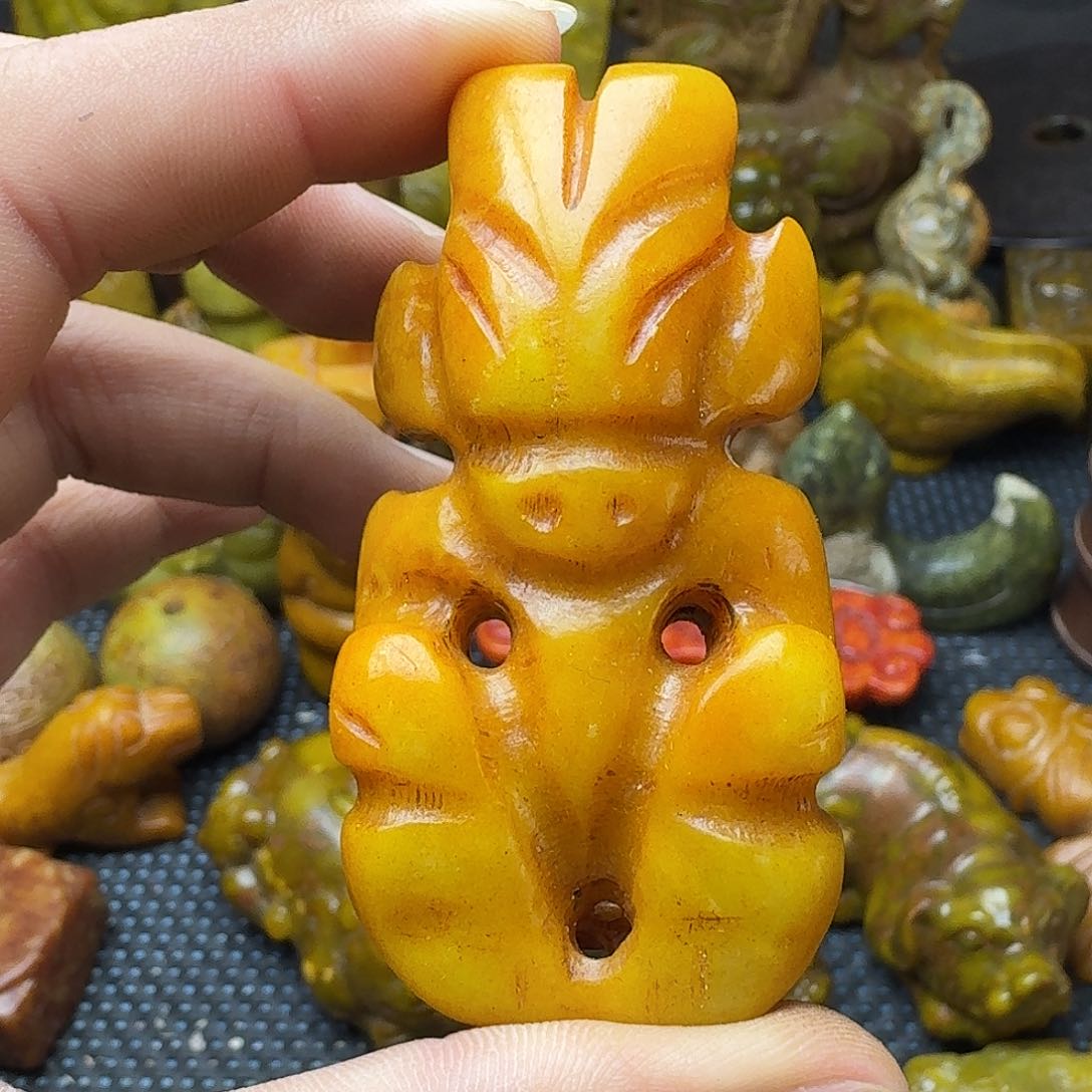 白玉菩提吊坠。。。