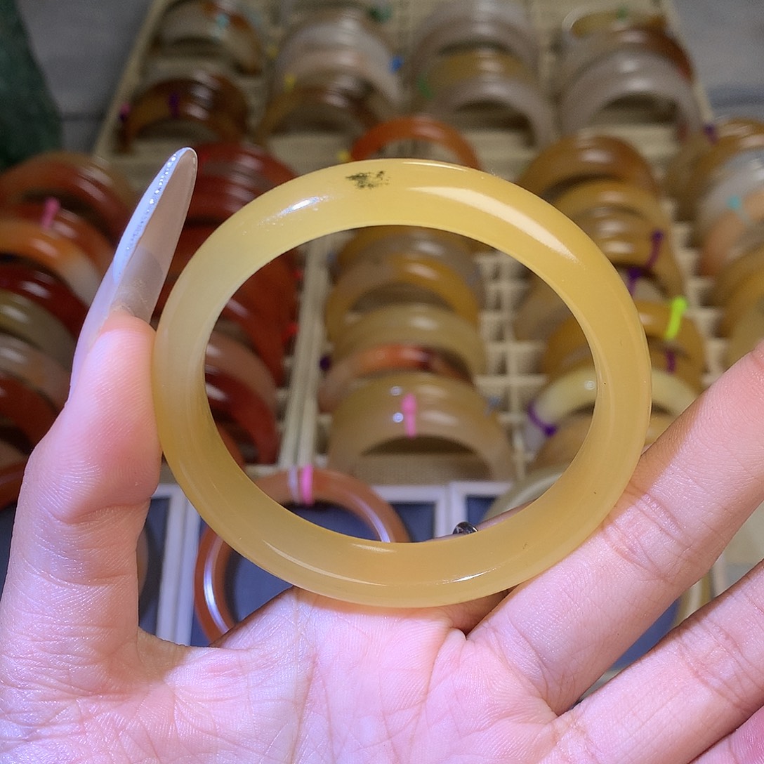 石英质玉（黄龙玉）未镶嵌手镯