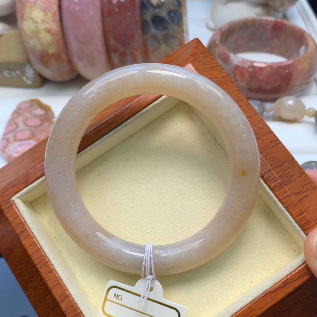 硅化珊瑚（珊瑚玉）手镯未镶嵌55.8口冰冰大眼睛