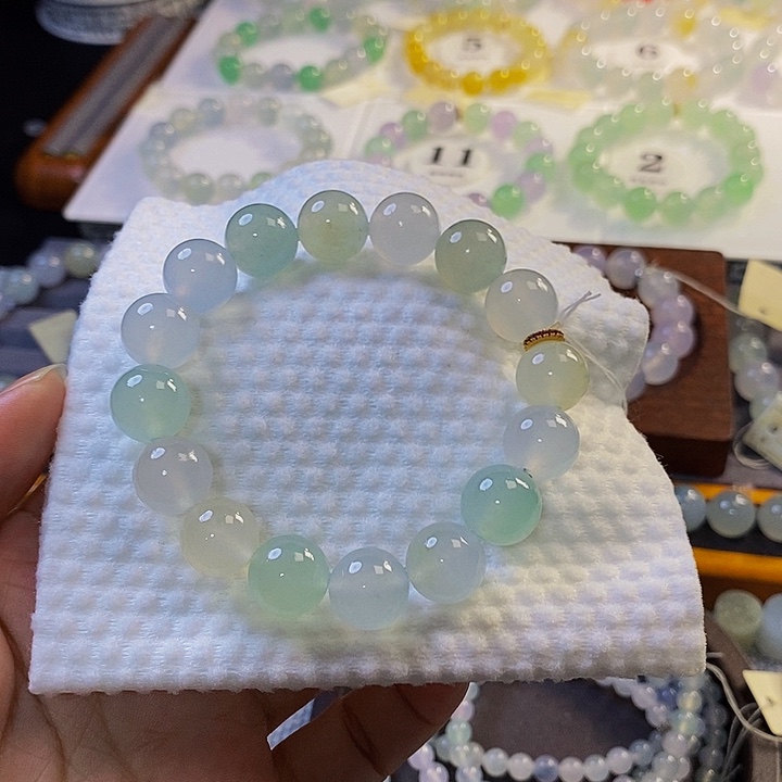 定制翡翠未镶嵌翡翠.