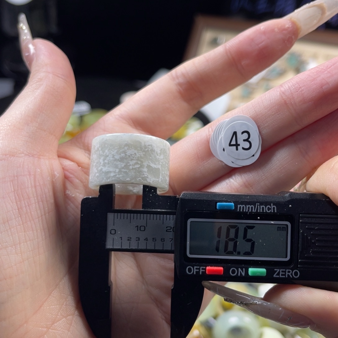 蛇纹石玉未镶嵌戒指