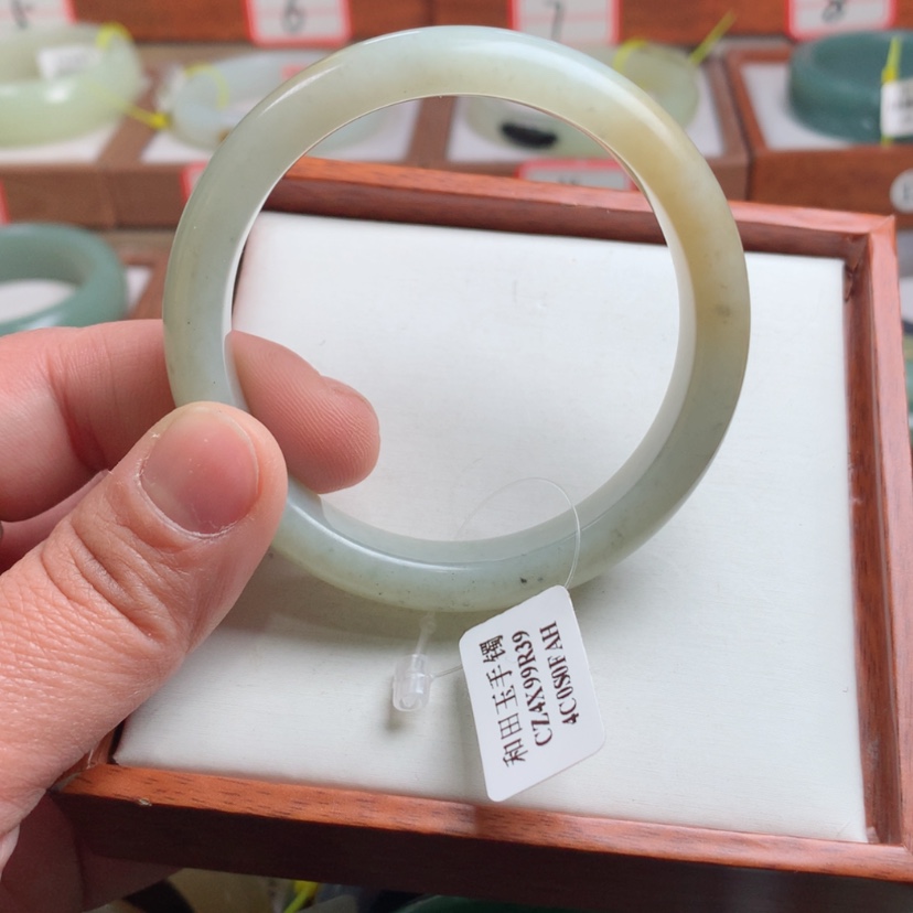 【闪购商品】和田玉手镯未镶嵌