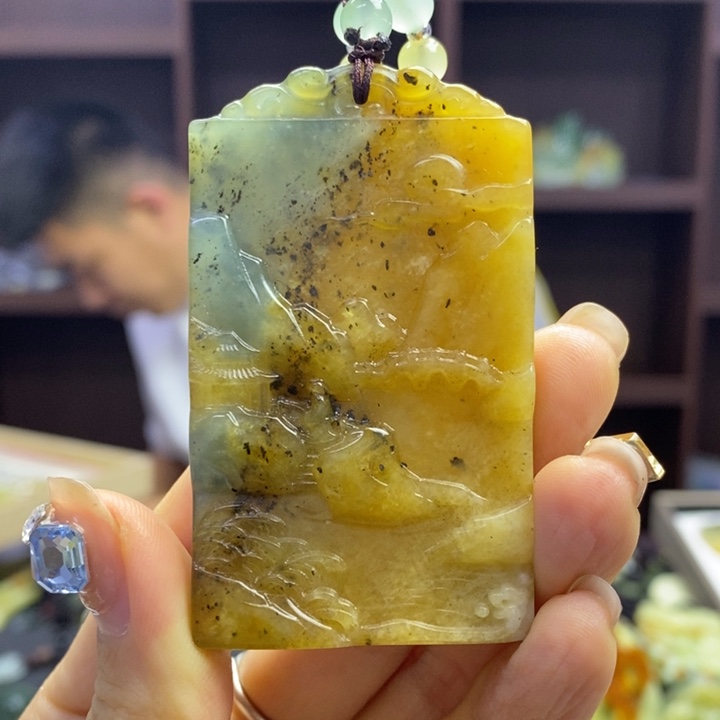 蛇纹石玉未镶嵌颈饰