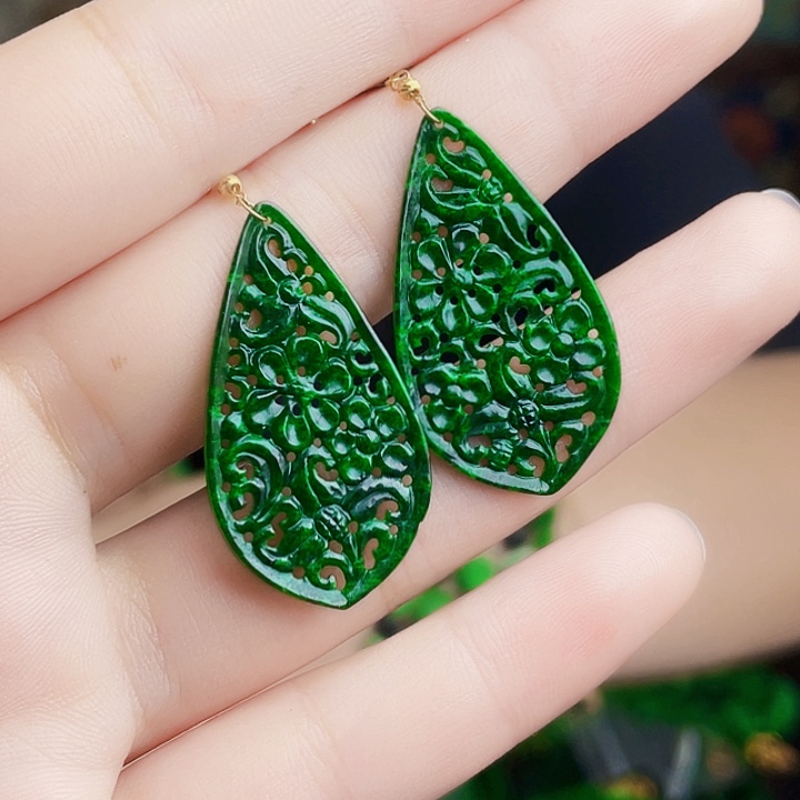 翡翠18K金镶嵌颈饰多样性