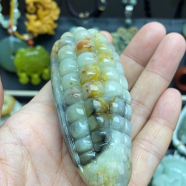 未镶嵌蛇纹石玉颈饰