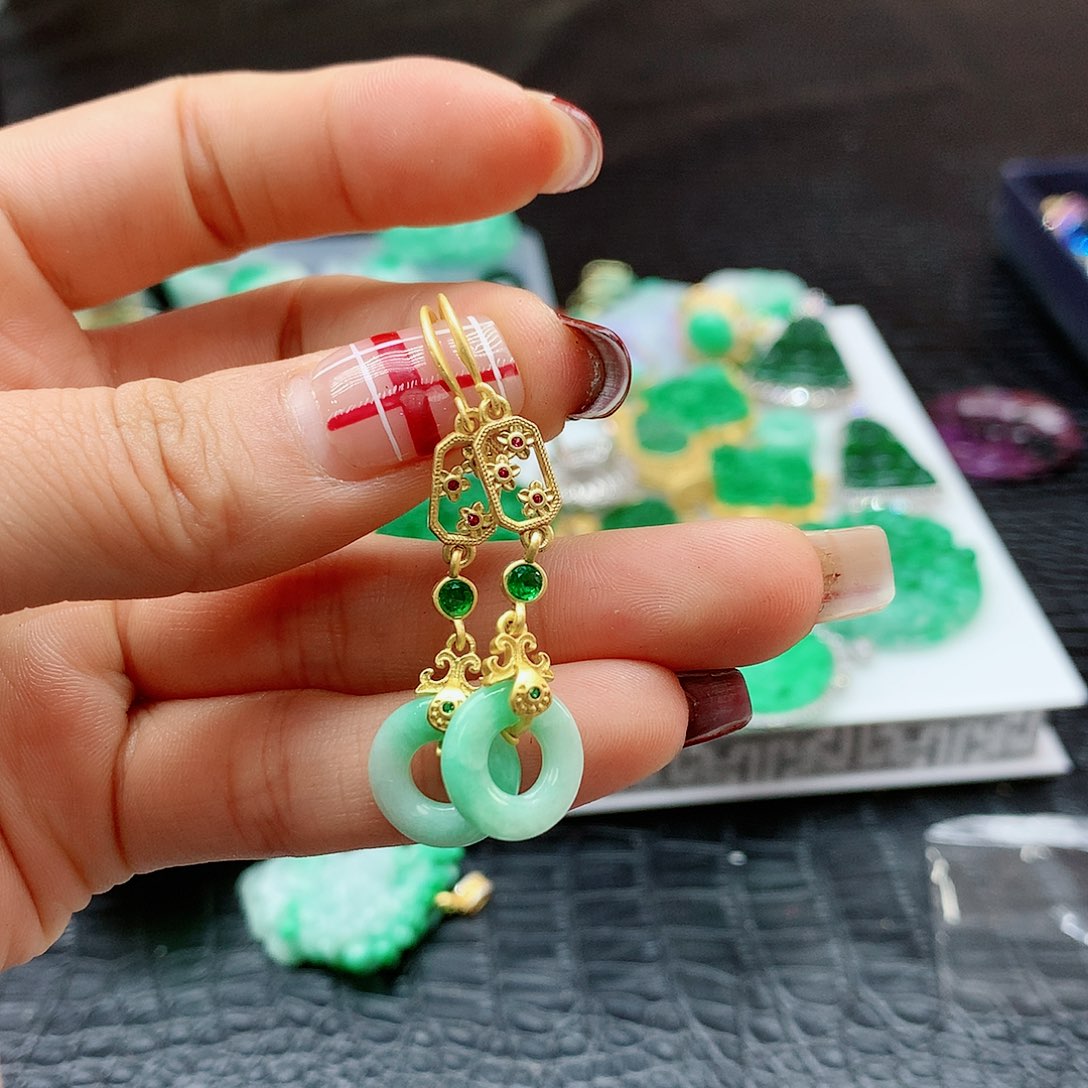 【闪购商品】翡翠耳饰未镶嵌，