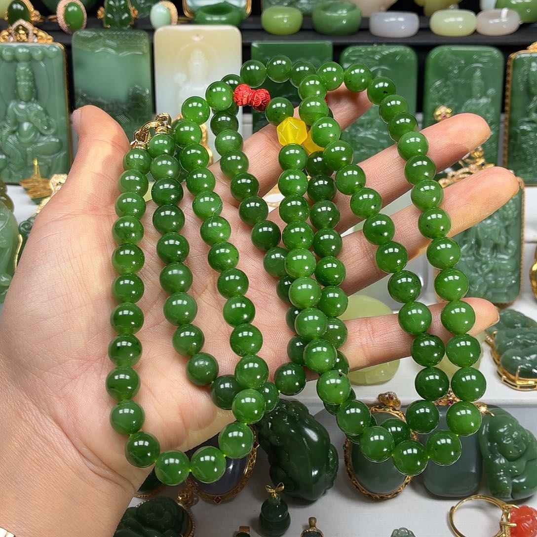 和田玉未镶嵌颈饰辣绿大漏10