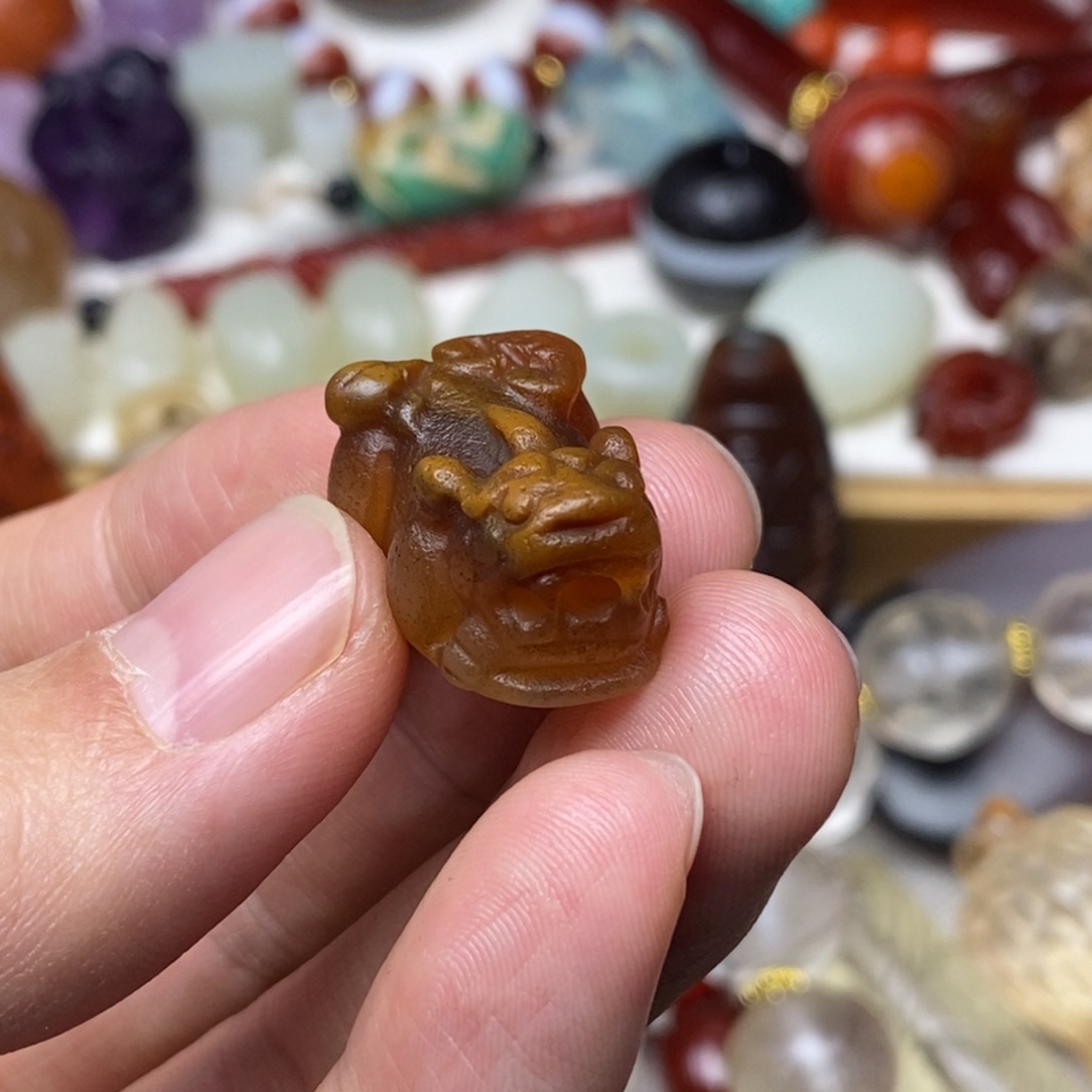 四***菜玛瑙/玉髓未镶嵌颈饰