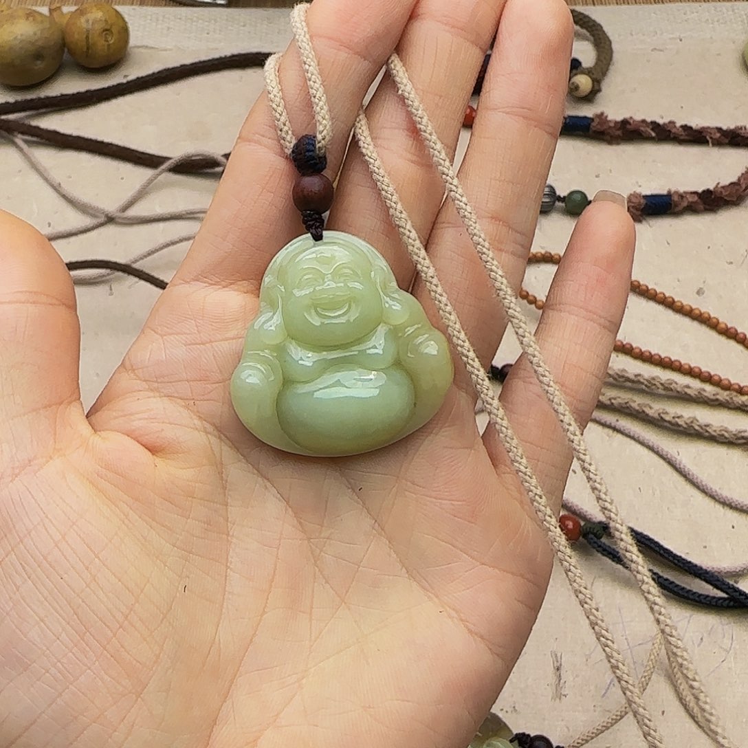 王***）和田玉未镶嵌颈饰