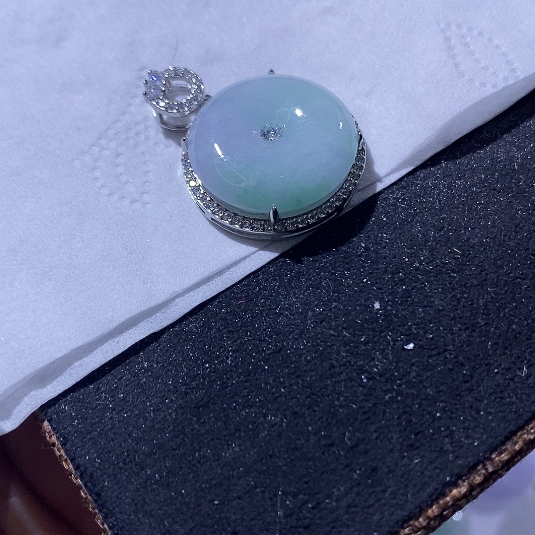 翡翠吊坠(不含链)未镶嵌