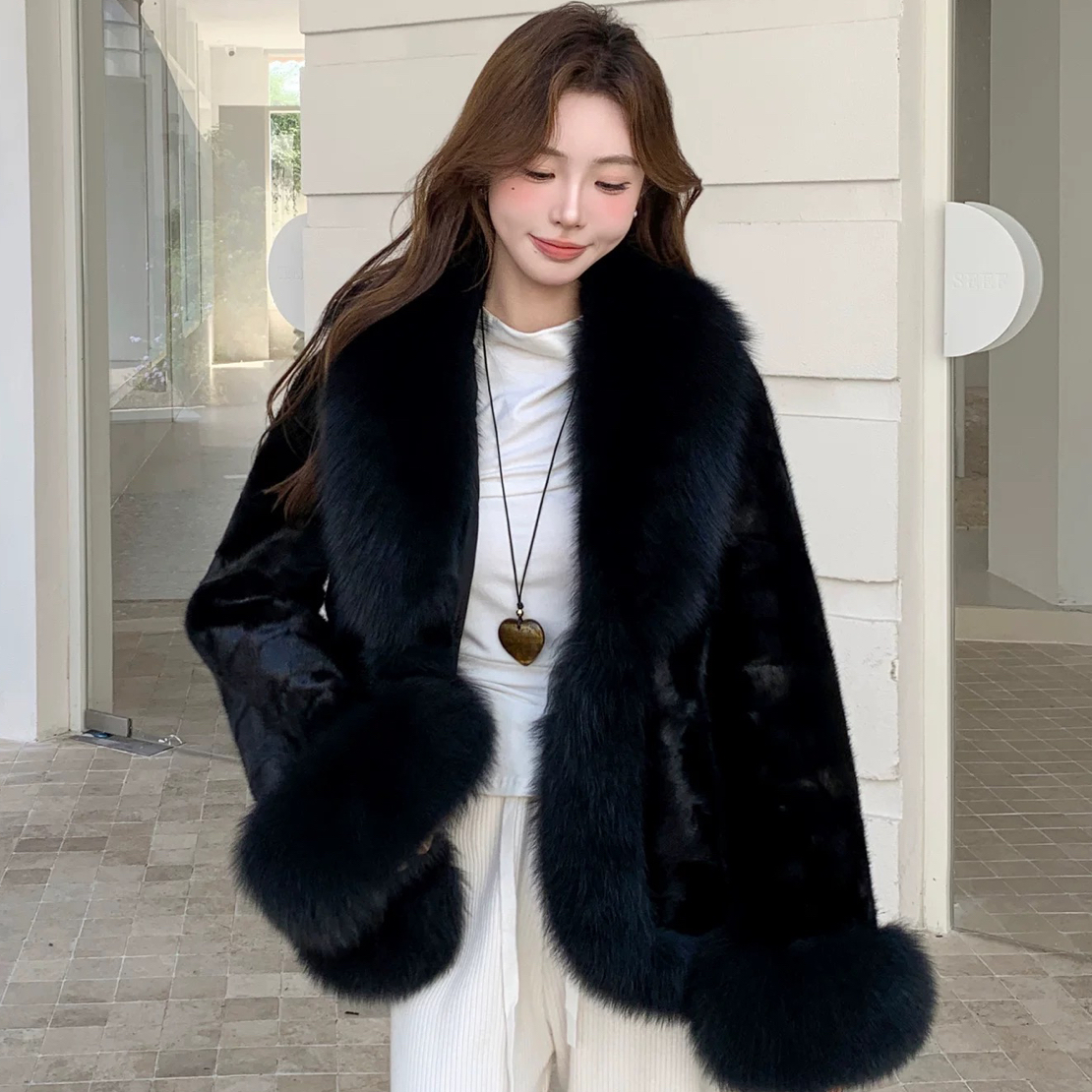 冬季新款大毛领显瘦高端气质女装外套（以直播间为准）