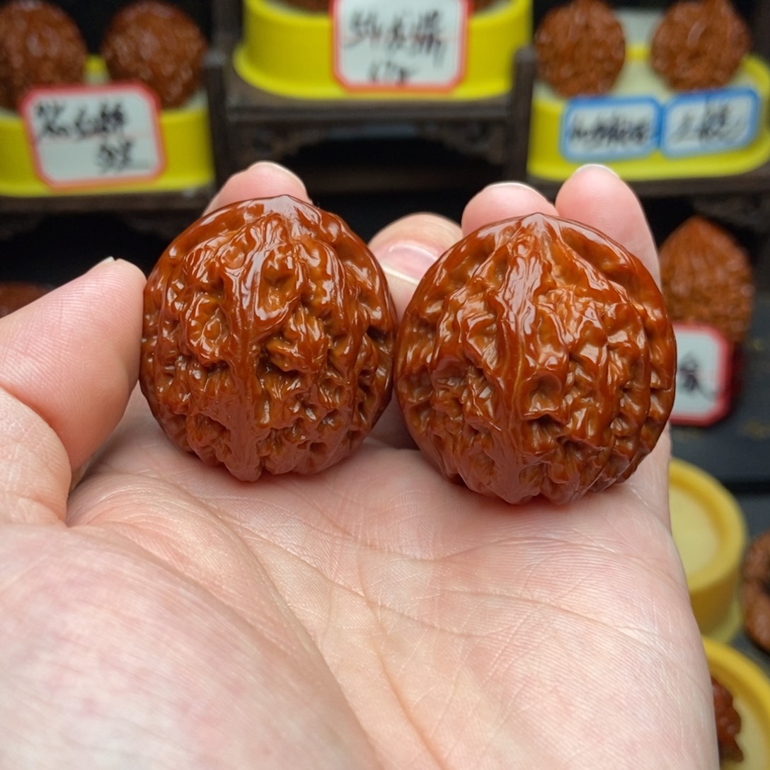 文玩核桃吊坠37红锦鲤