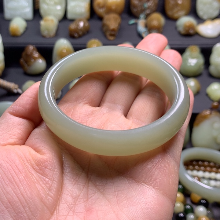 和田玉（糖玉）未镶嵌手镯58