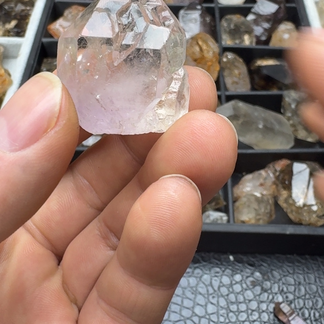 呵***呵石材马岛熏衣草水晶