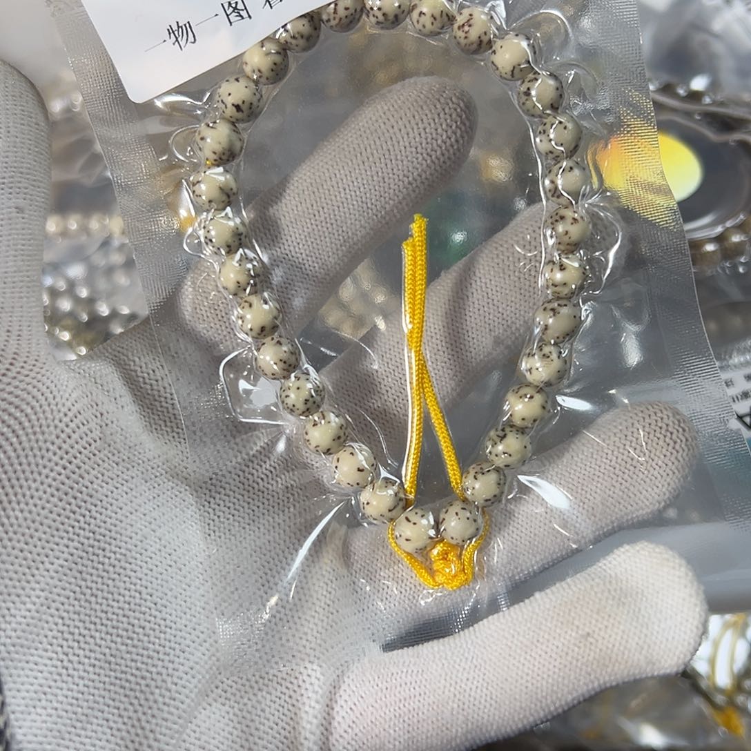 星月菩提吊坠8的手持，40