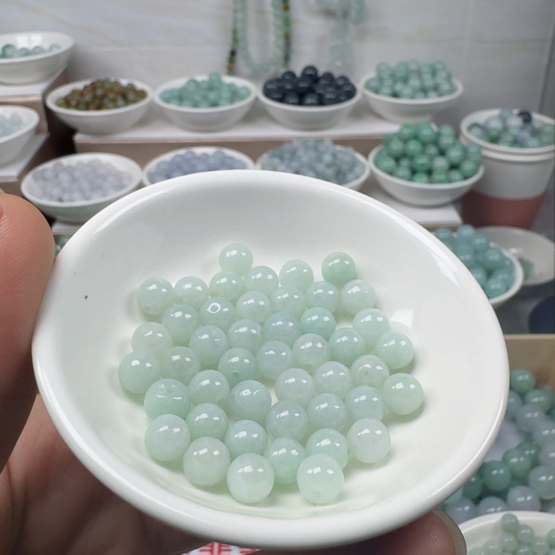 翡翠未镶嵌手链缅甸翡翠A货卡6.8mm30颗