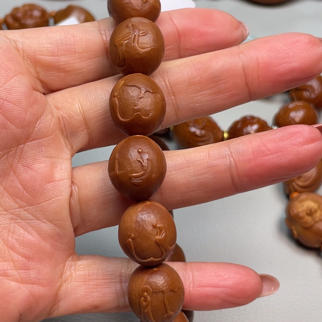 橄榄核吊坠橄榄核雕工艺