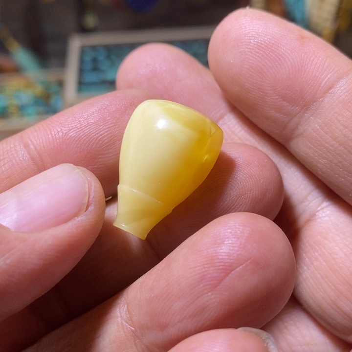 蜜蜡裸石未镶嵌配饰