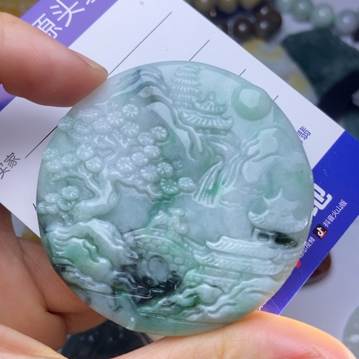 翡翠颈饰未镶嵌翡翠