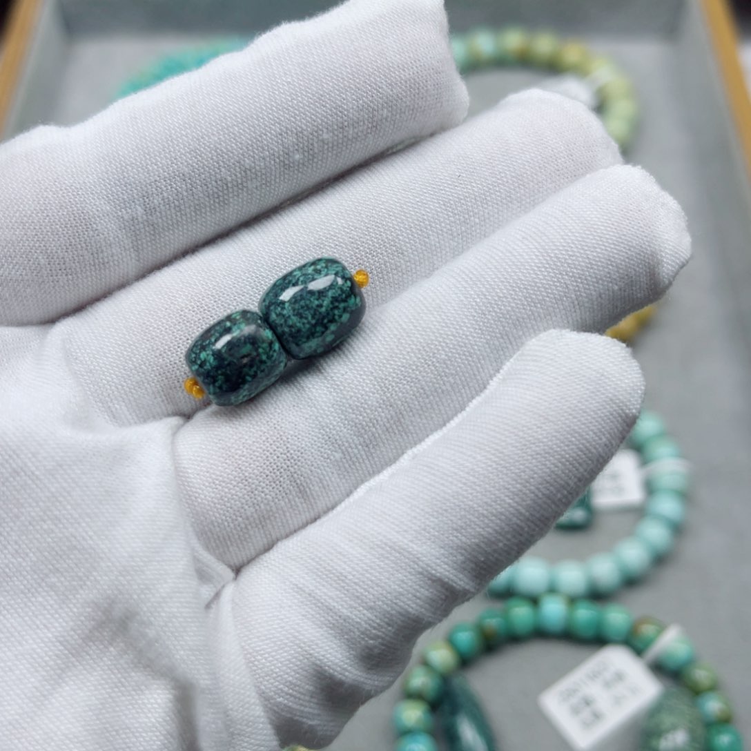 绿松石未镶嵌挂件